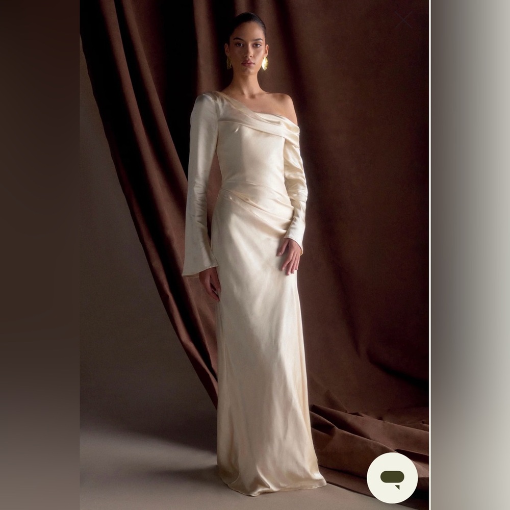 Meshki Ivory One-Shoulder Satin Gown - Picture 4 of 5